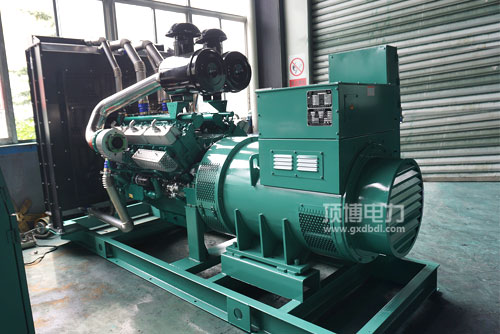 機油過多有哪幾種損害，應(yīng)加多少柴油發(fā)電機機油適宜？