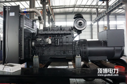 柴油發(fā)電機組部件機油濾清器如何拆換濾芯？