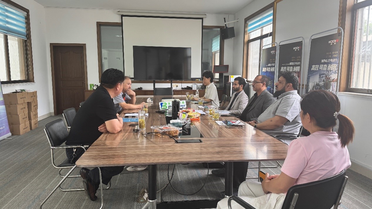 客戶實地考察柴油發(fā)電機組